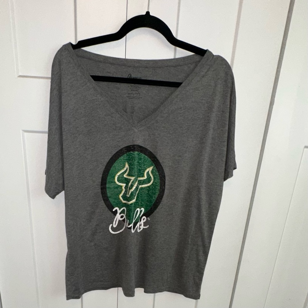 Women’s USF Bulls Gray Graphic V-Neck Tee Large